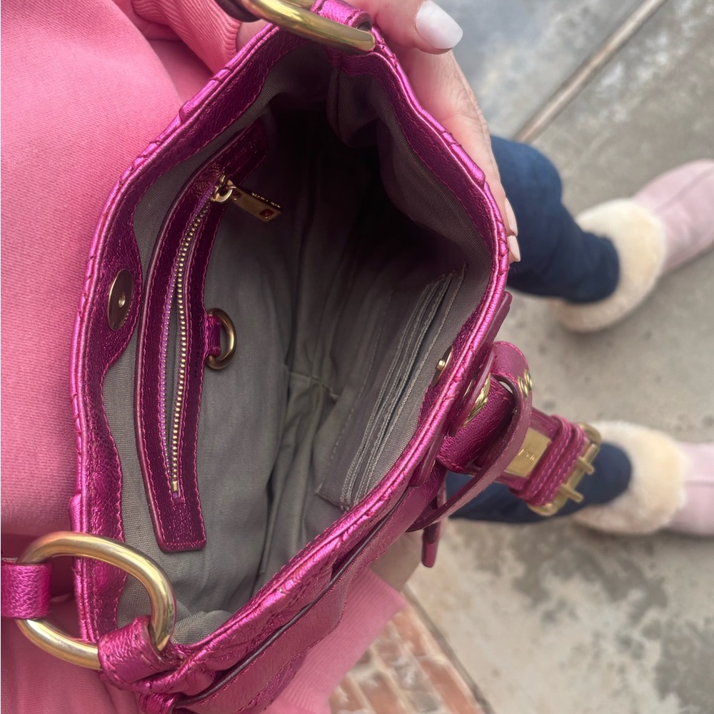 MARC JACOBS- Metallic Pink Quilted Shoulder Bag - Picture 4 of 7